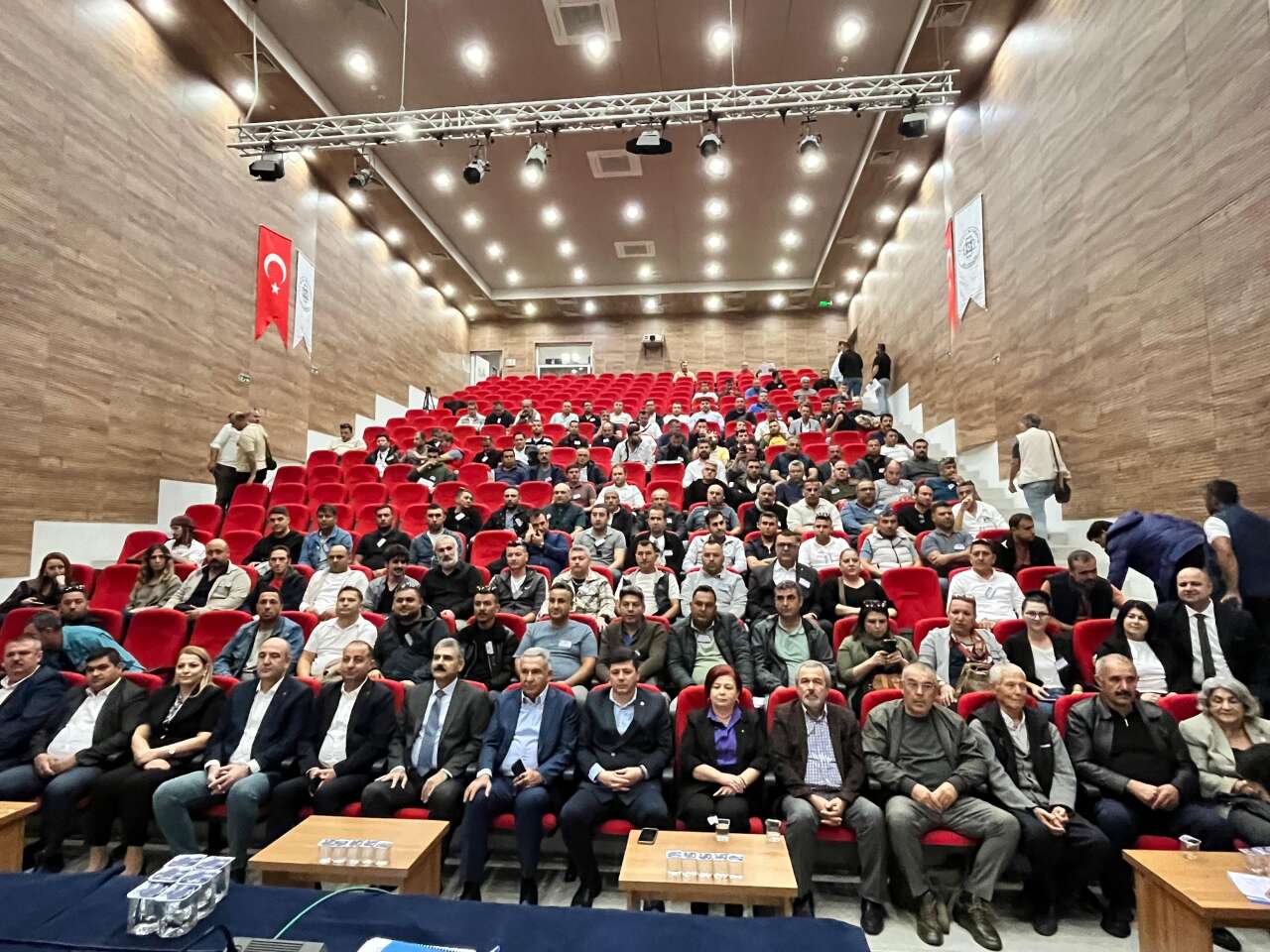 DİSK Genel-İş’te Genel Kurul Başladı: Heybet Özman “Ekmek Teknemize Sahip Çıkacağız” 5